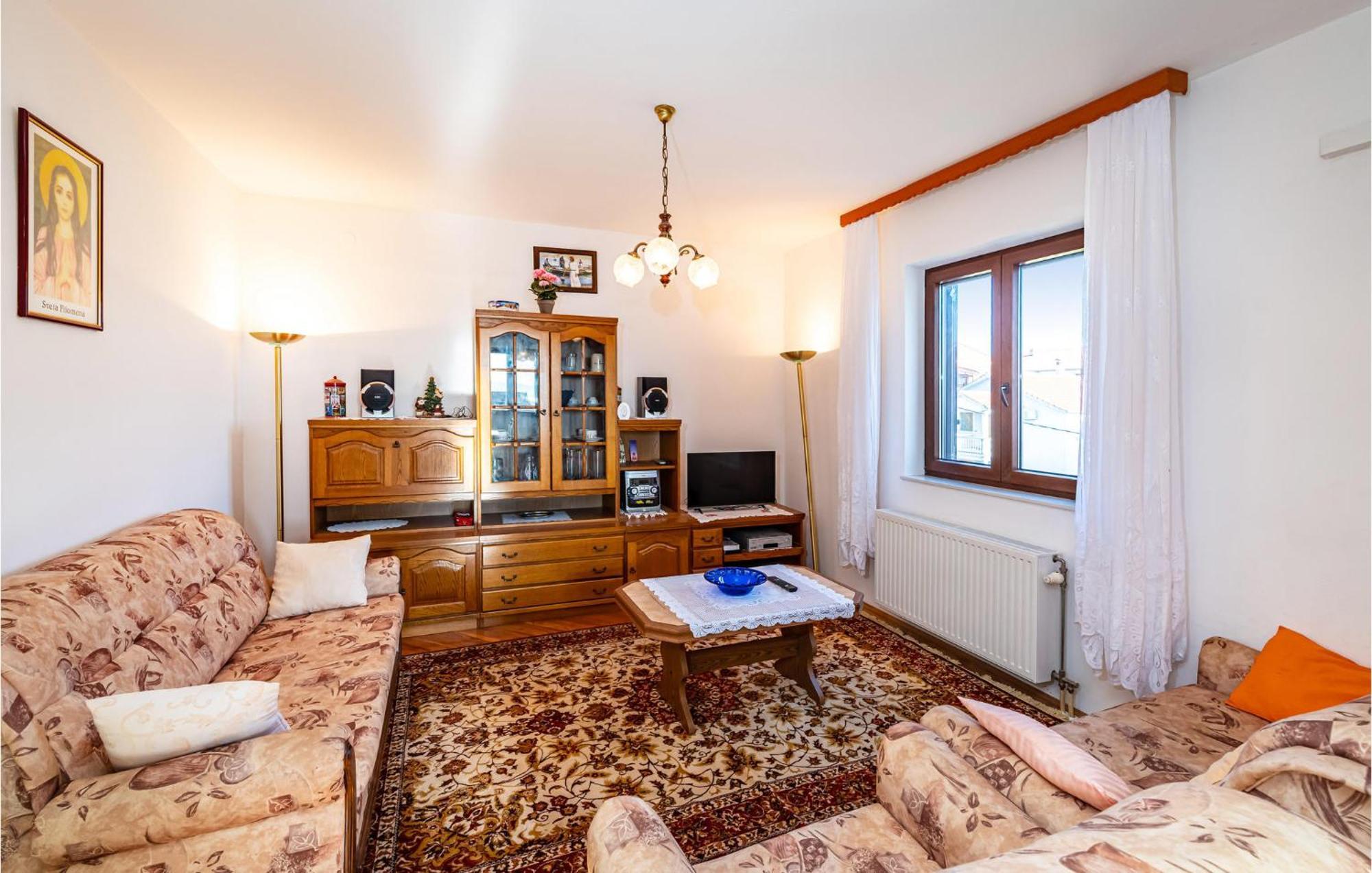 2 Bedroom Cozy Apartment In Zadar Exterior foto
