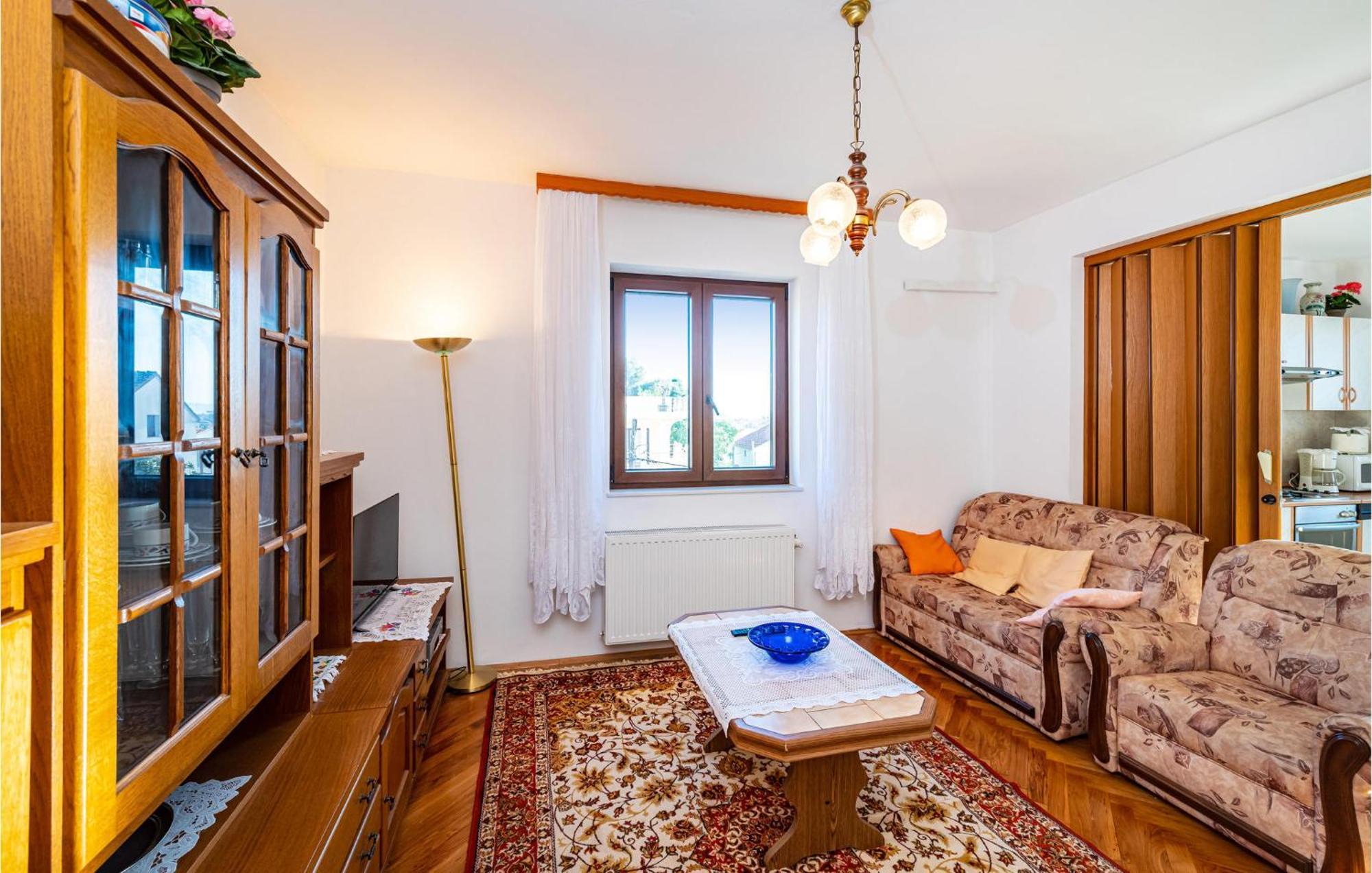 2 Bedroom Cozy Apartment In Zadar Exterior foto