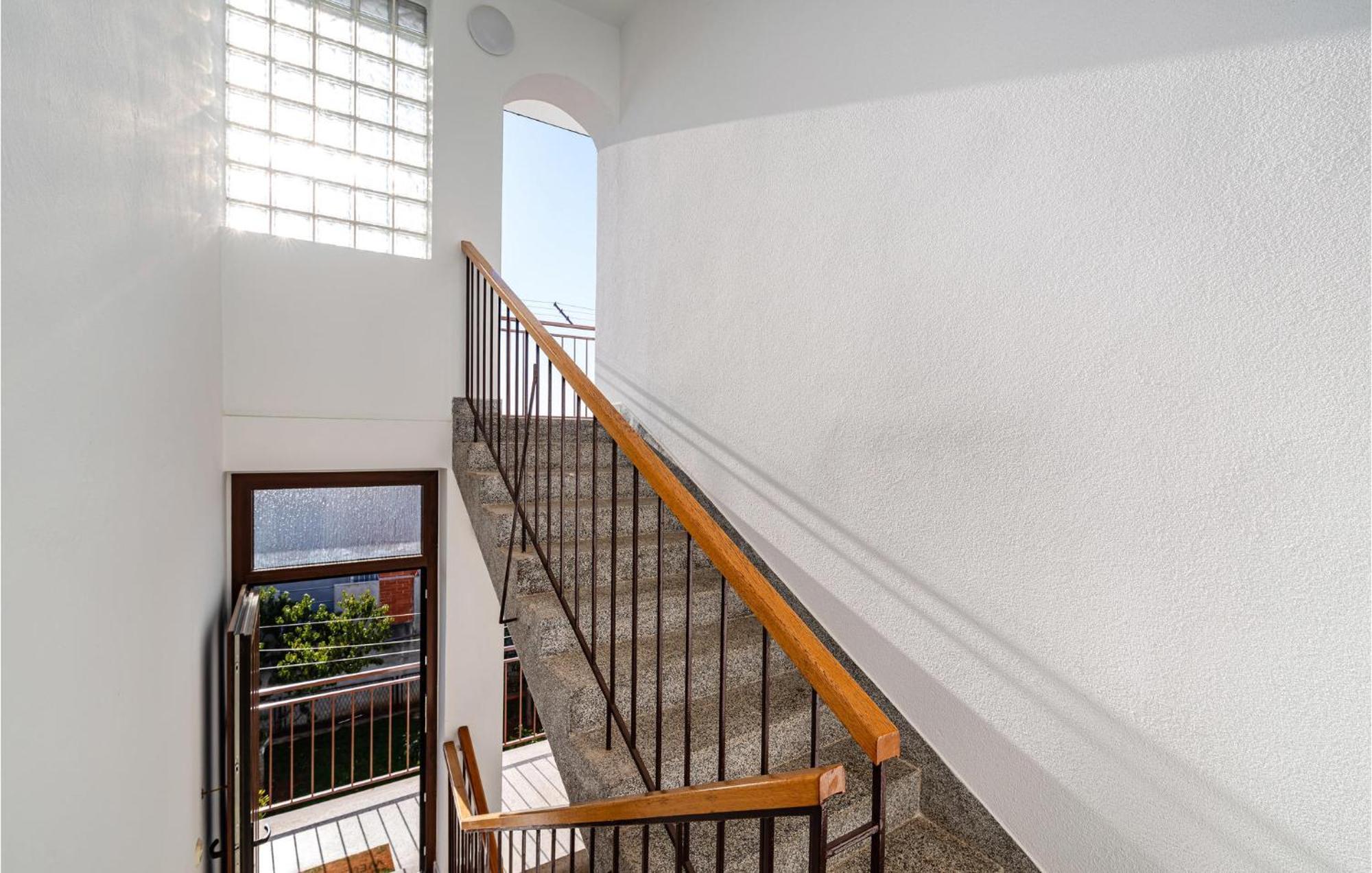 2 Bedroom Cozy Apartment In Zadar Exterior foto