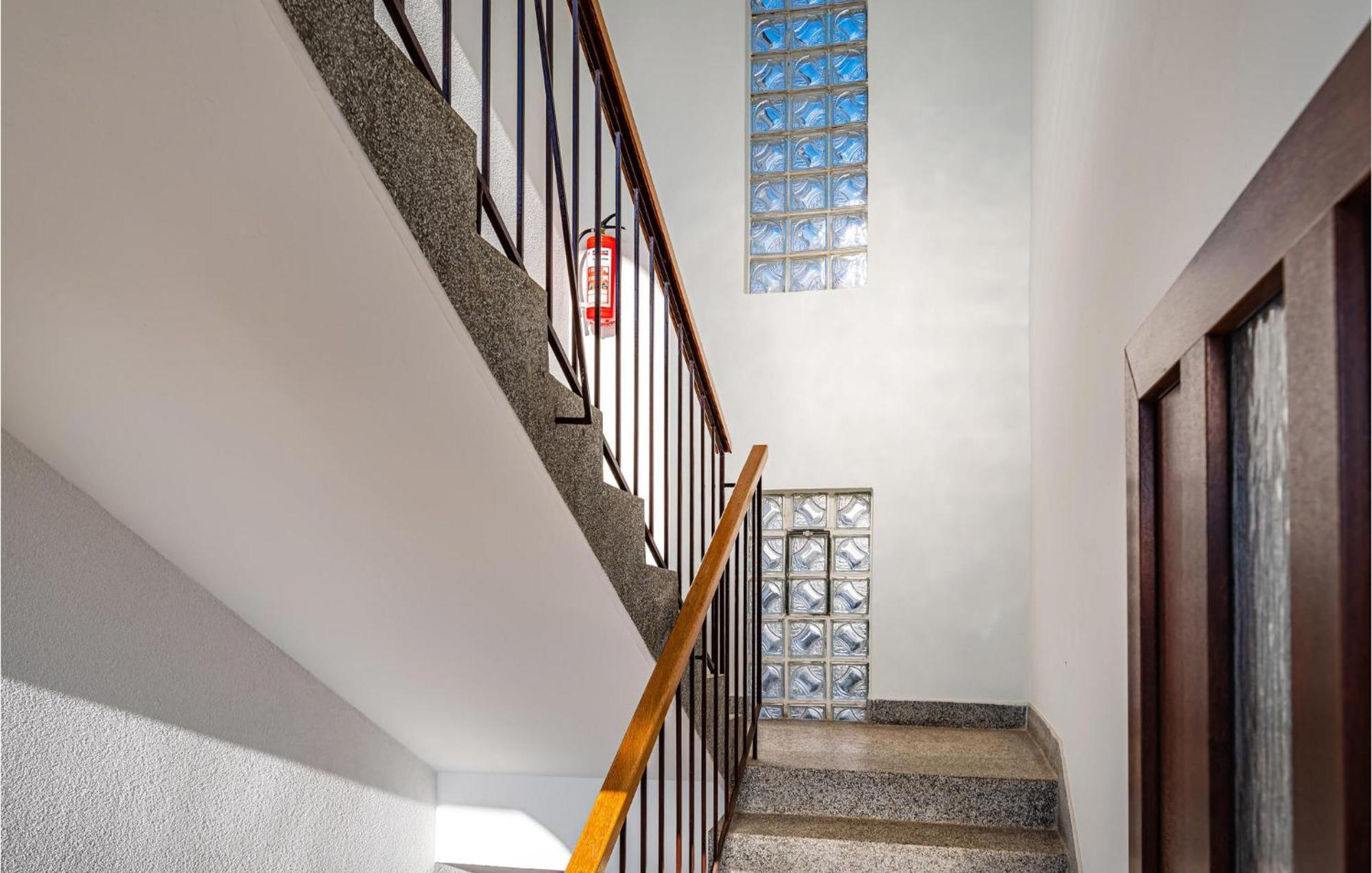 2 Bedroom Cozy Apartment In Zadar Exterior foto